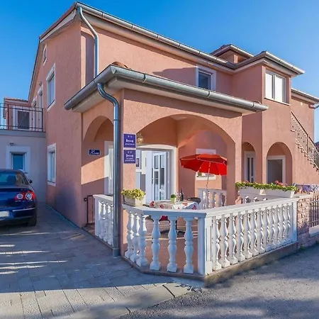 Guest house Zora Novigrad (Istria)