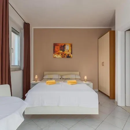 Guest house Zora Novigrad (Istria)