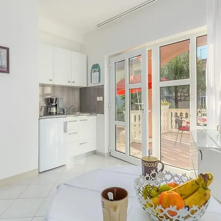 Zora 게스트하우스